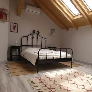 Apartament Cozy Attic Studio, Bucureşti